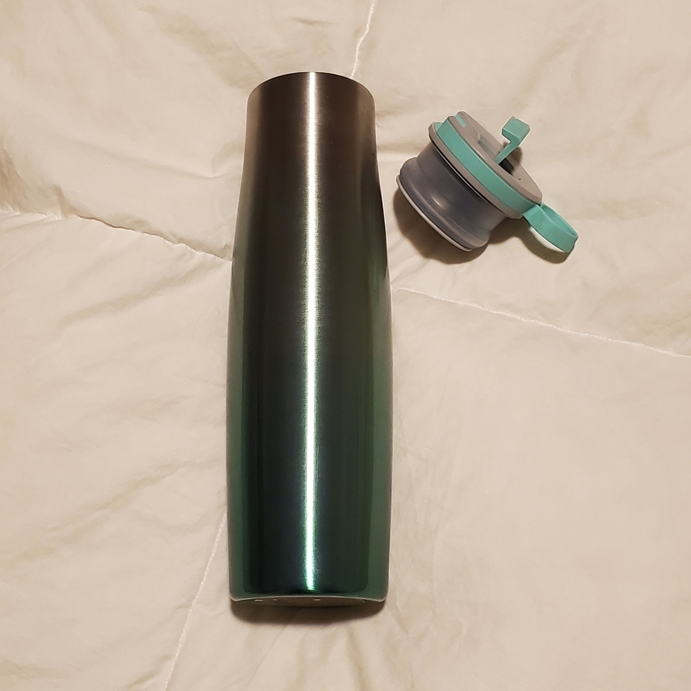 CamelBak Brook Vacuum Insulated .6L Water Bottle